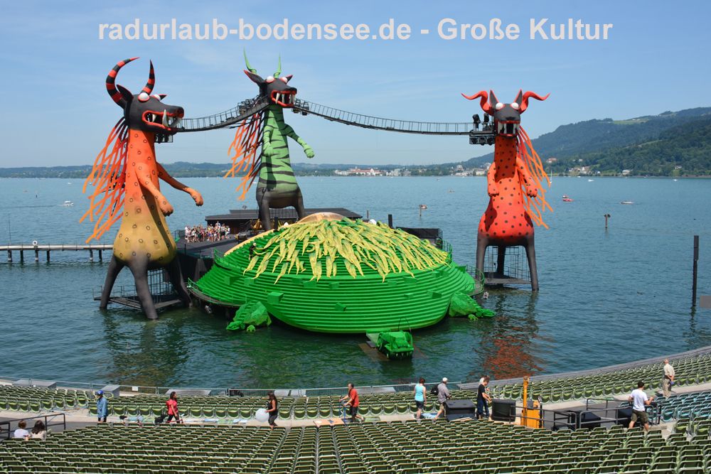 Divadelní jeviště na jezeře v Bregenz